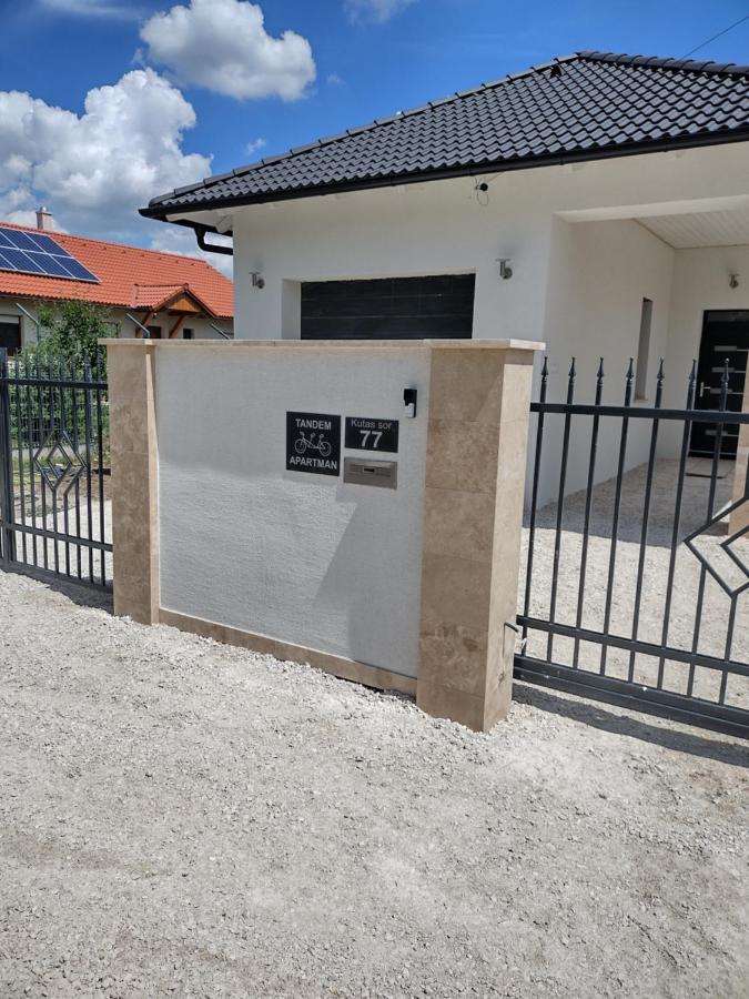 Tandem Apartman Kapolnasnyek Ngoại thất bức ảnh
